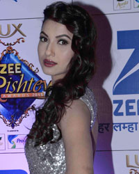 Gauhar Khan at Zee Rishtey Awards 2015