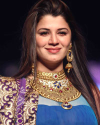 Kainaat Arora at 10th Annual Caring with Style Fashion Show