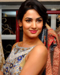 Sonal Chauhan at Anju Bridal Wear Collection Preview