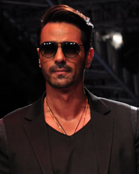 Arjun Rampal at Bugatti Collection Show at LFW 2015