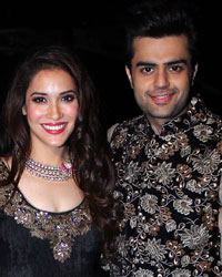 Manish Paul at Cancer Fundraiser Fashion Show