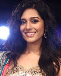 Amrita Rao at Charity Fashion Show of Smile Foundation