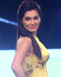 Payal Rohatgi at Charity Fashion Show of Smile Foundation