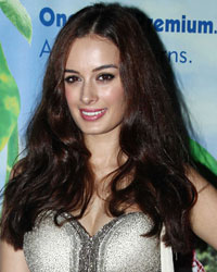 Evelyn Sharma at Charity Fashion Show of Smile Foundation