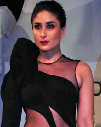 Kareena Kapoor at Gaurav Gupta Show at LFW 2015