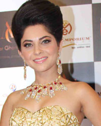 Sonali Kulkarni at Glamour Style Walk 2013