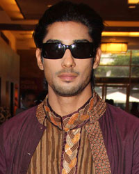 Prateik Babbar at Guests at LFW 2013