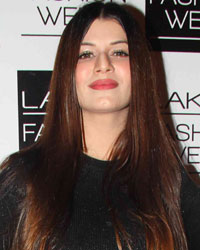 Kainaat Arora at Guests at LFW 2013