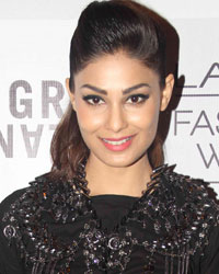 Pooja Gupta at Guests at LFW 2013