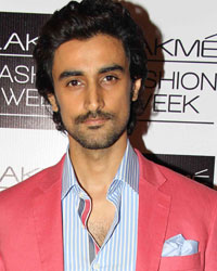 Kunal Kapoor at Guests at LFW 2013