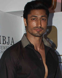 Vidyut Jamwal at IBJA Fashion Show 2015