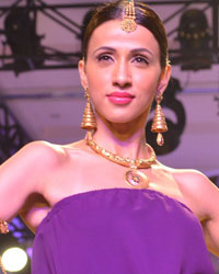 Alesia Raut Alesia Raut