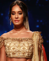 Lisa Haydon at India Bridal Fashion Week 2015