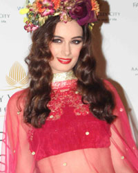 Evelyn Sharma at India Bridal Fashion Week Day 2013