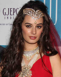Evelyn Sharma