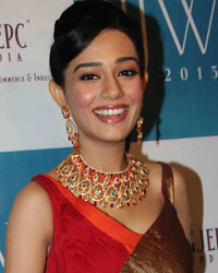 Amrita Rao at India International Jewellery Week 2013