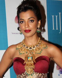 Mugdha Godse at India International Jewellery Week 2013