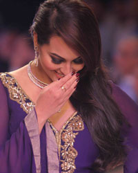 Sonakshi Sinha at India International Jewellery Week 2013