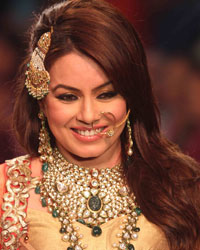 Mahima Chaudhary at India International Jewellery Week 2013