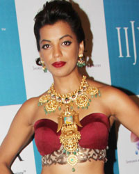 Mugdha Godse at India International Jewellery Week 2013