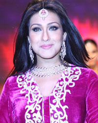 Rituparna Sengupta at India International Jewellery Week 2013