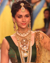 Aditi Rao at India International Jewellery Week 2013