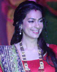 Juhi Chawla at India International Jewellery Week 2013