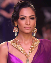 Shamita Singha at India International Jewellery Week 2013