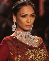 Shamita Singha at India International Jewellery Week 2013