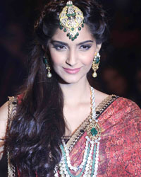 Sonam Kapoor at India International Jewellery Week 2013