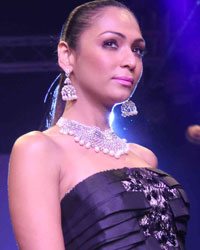 Shamita Singha at India International Jewellery Week 2015