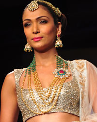 Shamita Singha at India International Jewellery Week 2015