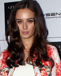 Evelyn Sharma at India Resortwear Fashion Week 2013