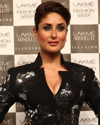 Kareena Kapoor at LFW Summer Resort 2014