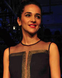 Tara Sharma at Lakme Fashion Week Winter Festive 2015