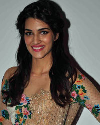 Kriti Sanon at Lakme Fashion Week Winter Festive 2015