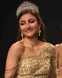 Soha Ali Khan at Suryagold and Swaroski Gemstones Show at IIJW