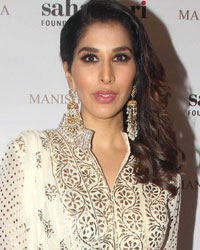 Sophie Choudry at The Regal Threads Collection By Manish Malhotra