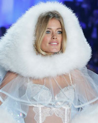 Model Doutzen Kroes presents a creation during the annual Victoria's Secret Fashion Show in New York