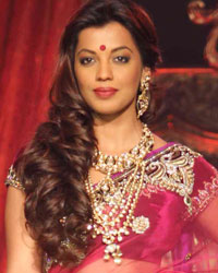 Mugdha Godse at Vikram Phadnis Bridal Collection Showcase