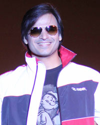 Vivek Oberoi at Zeel Rainwear Fashion Show