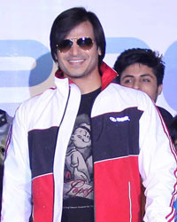 Vivek Oberoi at Zeel Rainwear Fashion Show