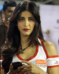 Shruti Haasan at CCL4 Karnataka Bulldozers Vs Kerala Strikers Final