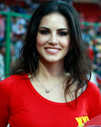 Sunny Leone at CCL4 Kerala Strikers Vs Telugu Warriors