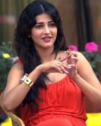 Shruti Haasan at CCL4 Mumbai Heroes Vs Chennai Rhinos