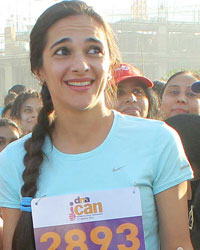 Tara Sharma at DNA I Can Women Half Marathon 2014