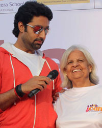 Abhishek Bachchan at DNA I Can Women Half Marathon 2014