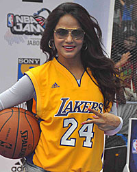 Neetu Chandra at Neetu Chandra at NBA Jam