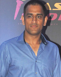 Mahendra Singh Dhoni at Pro Kabaddi League 2015 Grand Finale