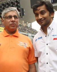 Narain Karthikeyan at Tata Prima T1 Truck Racing 2014